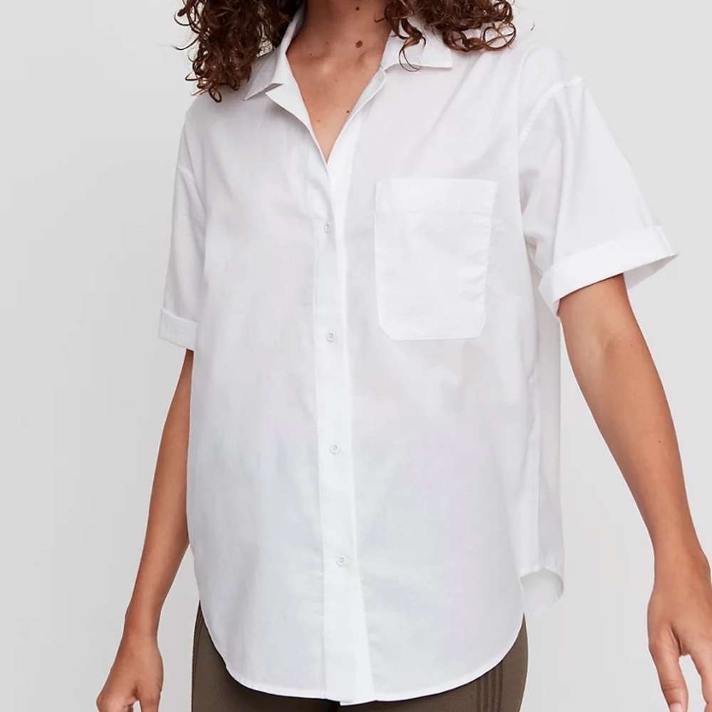 {Aritzia} Withers Blouse. View 2